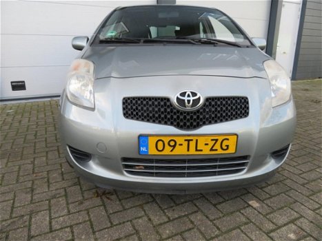 Toyota Yaris - 1.3 VVTi Sol verkeerd in nieuwstaat - 1