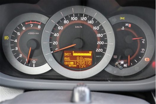 Toyota RAV4 - 2.0 VVTi Dynamic 2WD Navigatie-Cruise control - 1