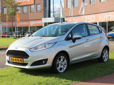 Ford Fiesta - 1.0 Style Ultimate (5-drs Hatchb.) 80pk Navigatie/PDC/Airconditioning - 1