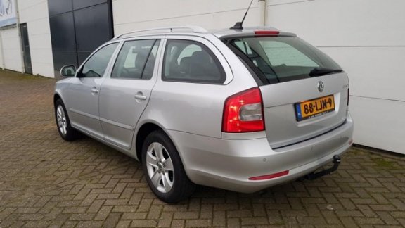 Skoda Octavia Combi - 1.2 TSI Elegance Business Line /Navi - 1