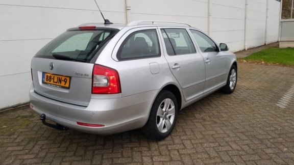 Skoda Octavia Combi - 1.2 TSI Elegance Business Line /Navi - 1