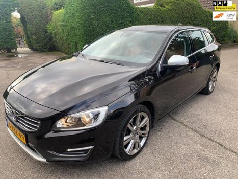 Volvo V60 - 1.6 D2 Summum - 1