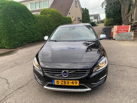 Volvo V60 - 1.6 D2 Summum - 1