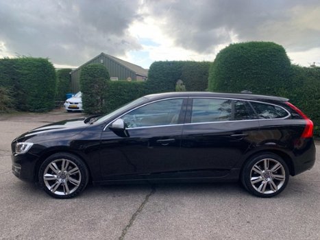 Volvo V60 - 1.6 D2 Summum - 1