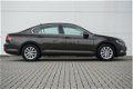 Volkswagen Passat - 1.6 TDI 120pk Comfortline + Navigatie + PDC - 1 - Thumbnail