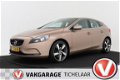 Volvo V40 - 2.0 D4 Summum Business | Sportpakket | Panoramadak | LEER | etc etc - 1 - Thumbnail