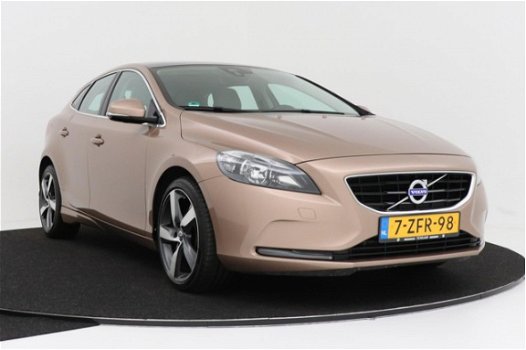 Volvo V40 - 2.0 D4 Summum Business | Sportpakket | Panoramadak | LEER | etc etc - 1