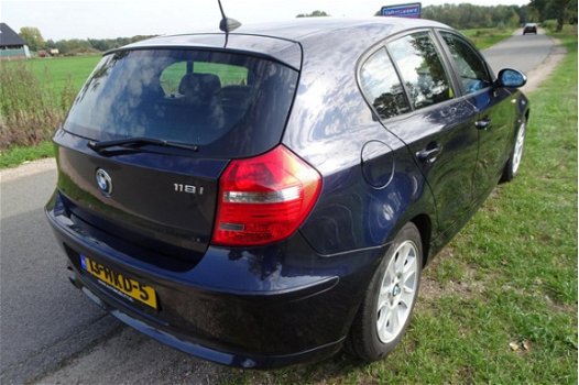 BMW 1-serie - 118i Business Line DEALER onderhouden en rijdt perfect Airco, leer - 1