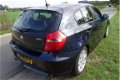 BMW 1-serie - 118i Business Line DEALER onderhouden en rijdt perfect Airco, leer - 1 - Thumbnail