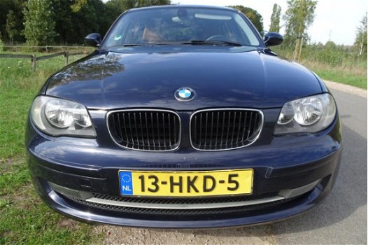 BMW 1-serie - 118i Business Line DEALER onderhouden en rijdt perfect Airco, leer - 1