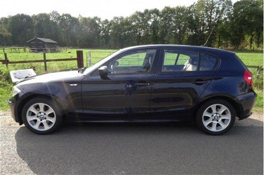 BMW 1-serie - 118i Business Line DEALER onderhouden en rijdt perfect Airco, leer - 1