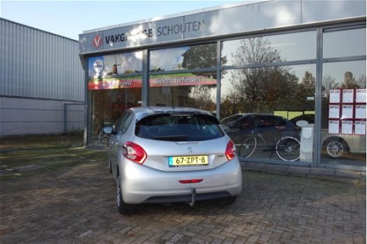 Peugeot 208 - 1.2 VTi Active Navigatie, Telefoon - 1