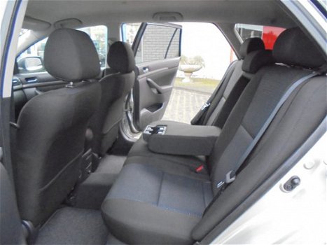 Toyota Avensis Wagon - 1.8 VVTi Luna Business Navigatie & climate control - 1