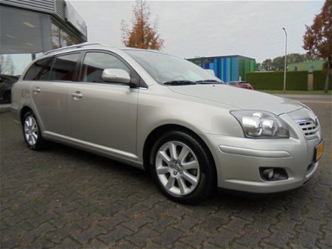 Toyota Avensis Wagon - 1.8 VVTi Luna Business Navigatie & climate control - 1