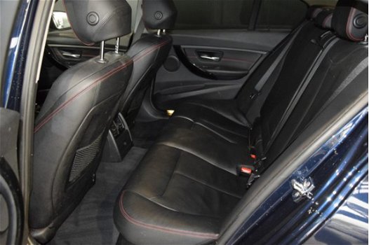 BMW 3-serie - 318d High Executive Leer Ecc Navigatie PDC Rijklaarprijs Inruil Mogelijk - 1