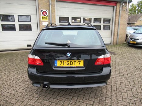 BMW 5-serie Touring - 520i Business Line Panorama 1e eigenaar NL auto - 1