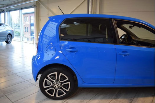 Volkswagen Up! - 1.0 60PK 5D High up - 1
