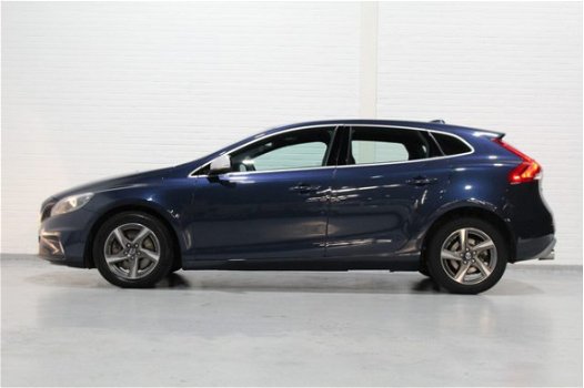 Volvo V40 - 2.0 D4 190 pk R-Design Navi, Bluetooth, Cruise Control, Parkeerhulp - 1