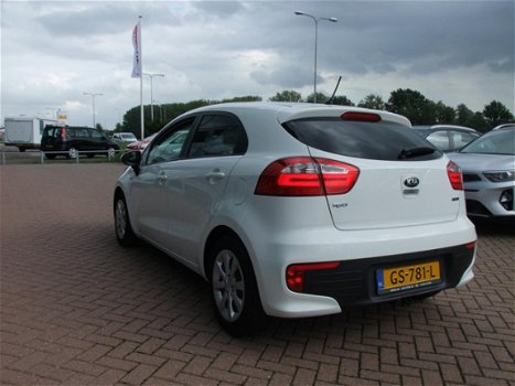 Kia Rio - 1.2 CVVT 84pk 5D DynamicLine Rijklaar - 1