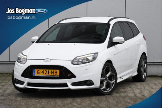 Ford Focus - 2.0 EcoBoost 250pk ST-3 | CAMERA | LEDER | NAVI | PDC - 1