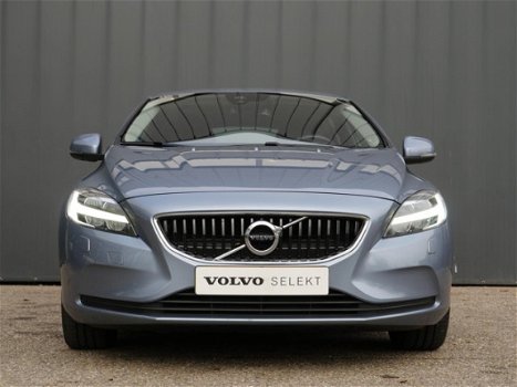 Volvo V40 - 2.0 D2 120PK Nordic+ / Trekhaak / Standkachel / LED - 1