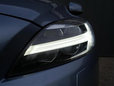 Volvo V40 - 2.0 D2 120PK Nordic+ / Trekhaak / Standkachel / LED - 1