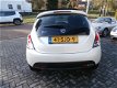 Lancia Y(psilon) - 0.9 TwinAir Silver Parelmoer wit met panoramadak - 1 - Thumbnail