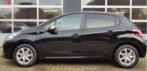 Peugeot 208 - - 1.2 PureTech Style - 1