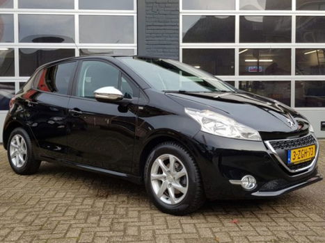 Peugeot 208 - - 1.2 PureTech Style - 1