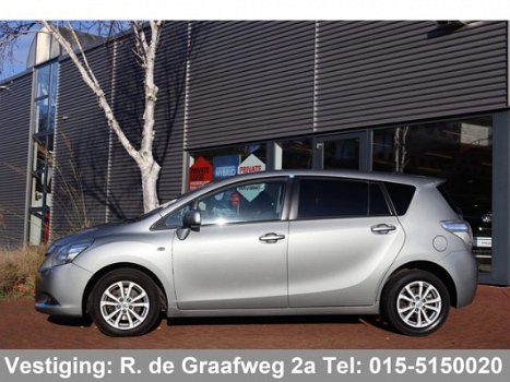 Toyota Verso - 1.6 VVT-i Business | Panoramadak | Navigatie | Camera | Bluetooth | Trekhaak - 1