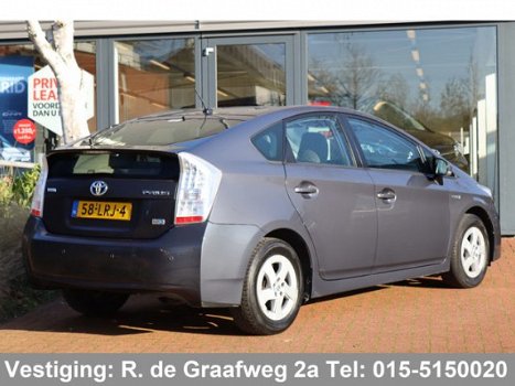 Toyota Prius - 1.8 Comfort | Bluetooth | Parkeersensoren | HUD - 1