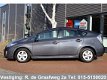 Toyota Prius - 1.8 Comfort | Bluetooth | Parkeersensoren | HUD - 1 - Thumbnail