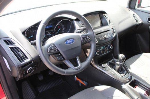 Ford Focus - 1.0 EcoBoost Titanium 5-Deurs Navigatie Climate Cr uise Lichtm - 1