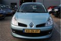 Renault Clio - 1.2 16v 75 Special Line, Apk tot 18-11-2020 - 1 - Thumbnail