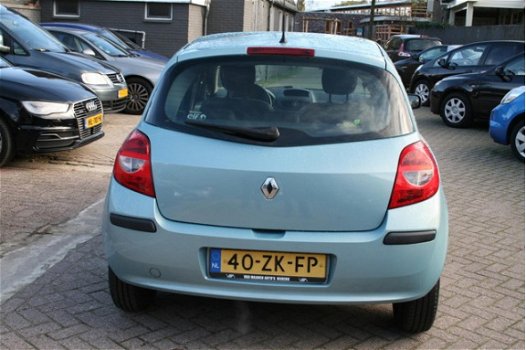 Renault Clio - 1.2 16v 75 Special Line, Apk tot 18-11-2020 - 1