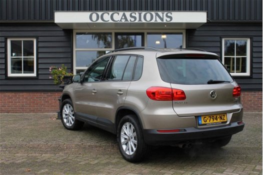 Volkswagen Tiguan - 1.4 TSI Sport&Style Navigatie, cruise control, clima, 17 inch, stoelverwarming - 1