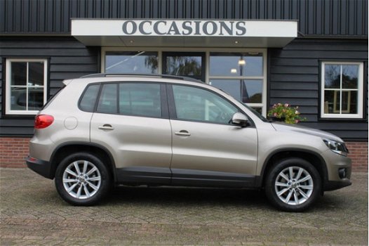 Volkswagen Tiguan - 1.4 TSI Sport&Style Navigatie, cruise control, clima, 17 inch, stoelverwarming - 1