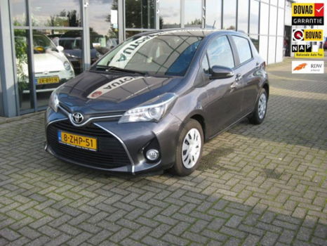 Toyota Yaris - 1.3 VVT-i Aspiration navi, airco, cruise control, camera, etc - 1