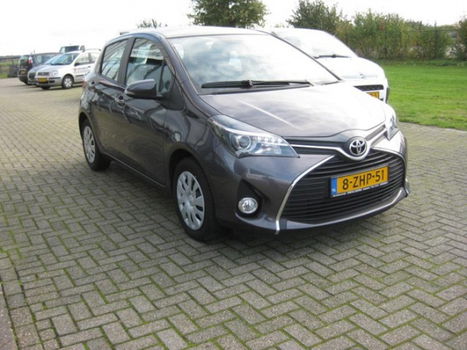 Toyota Yaris - 1.3 VVT-i Aspiration navi, airco, cruise control, camera, etc - 1