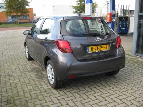 Toyota Yaris - 1.3 VVT-i Aspiration navi, airco, cruise control, camera, etc - 1