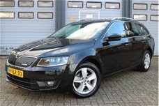 Skoda Octavia Combi - 1.6 TDI Businessline Xenon Navi Pdc Privacy glass Chroom