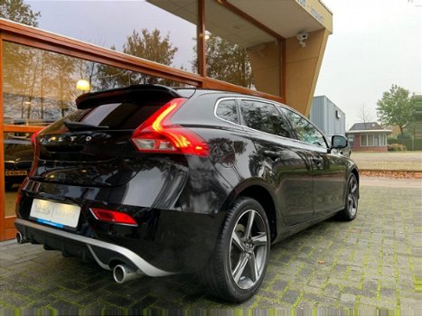 Volvo V40 - 2.0 D4 R-Design - 1