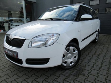 Skoda Fabia Combi - 1.4-16V Ambition Cruise / Airco / Elektr. Ramen - 1