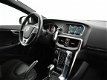 Volvo V40 - 2.0 D2 R-DESIGN BUSINESS + 18 INCH / XENON / STOELVERW. / SPORTONDERSTEL - 1 - Thumbnail