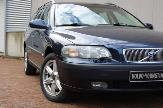Volvo V70 - 2.4 T AWD AUTOMAAT YOUNGTIMER BTW AUTO - 1