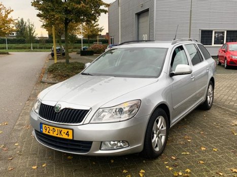 Skoda Octavia Combi - 1.2 TSI Ambition Business Line Automaat, Navigatie, Clim.Contr., Cruise Contr. - 1