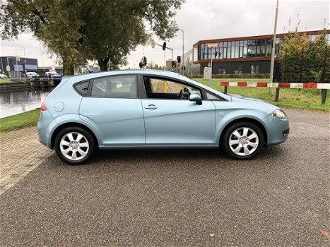 Seat Leon - 1.4 TSI Streetstyle /Navi/Clima/156DKM/nette auto - 1