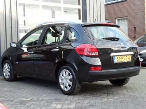 Renault Clio Estate - 1.6-16V Dynamique Automaat, Clima, Cruise, LM Velgen, 111.000 KM Apk 10-2020 - 1