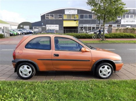 Opel Corsa - 1.2i-16V Sport - 1