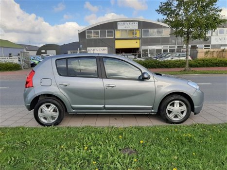 Dacia Sandero - 1.6 Lauréate -MET NIEUWE APK - 1